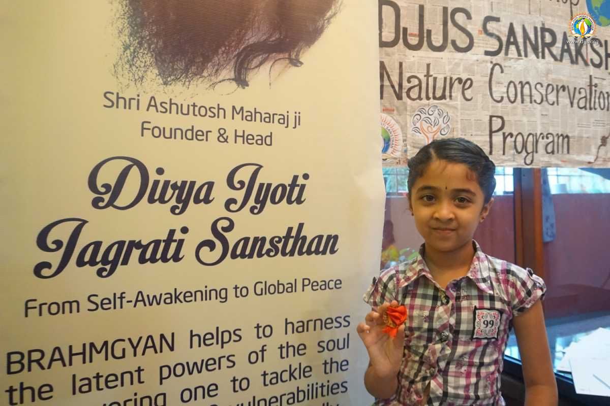 DJJS Bengaluru steers children on the path of sustainable living; undertakes Plantable Rakhi- making workshop