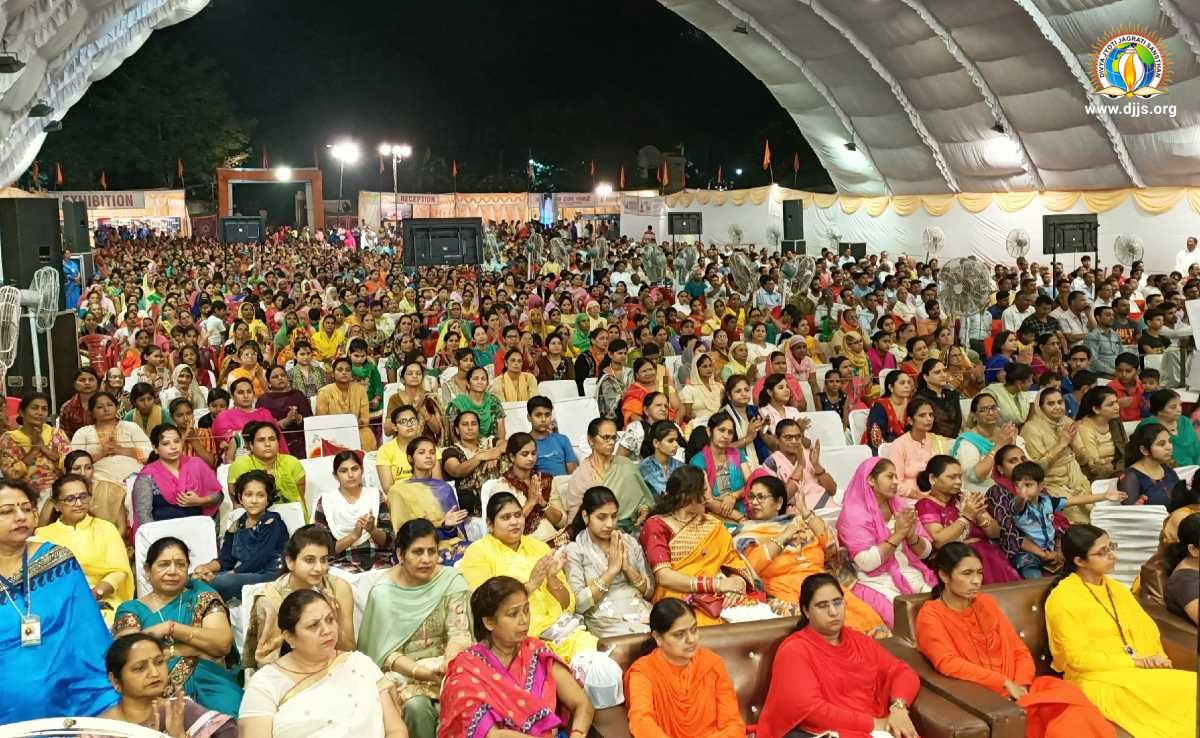 Shrimad Bhagwat Katha Signified Spiritual Evolution to Attain a Blissful Life at Saharanpur, UP