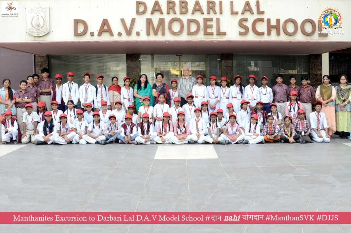 Manthanites visit to D.L.D.A.V to create innovation by following Gandhi’s principle