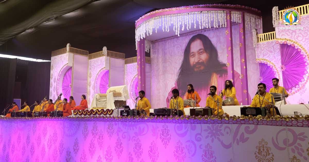 Monthly Spiritual Congregation Dedicated to the Issue of “World Peace” at Divya Dham Ashram, New Delhi
