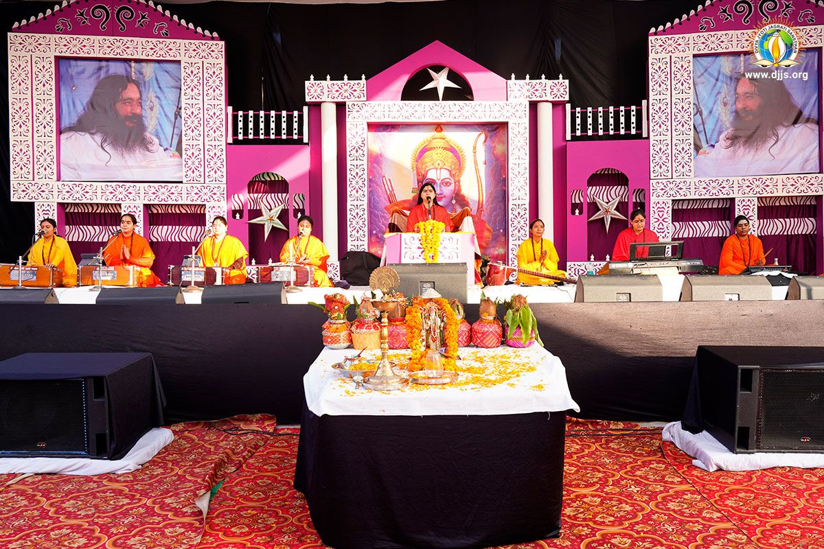 Shri Ram Katha Enlightened the Path of Communion amongst Masses in Sitarganj, Uttarakhand