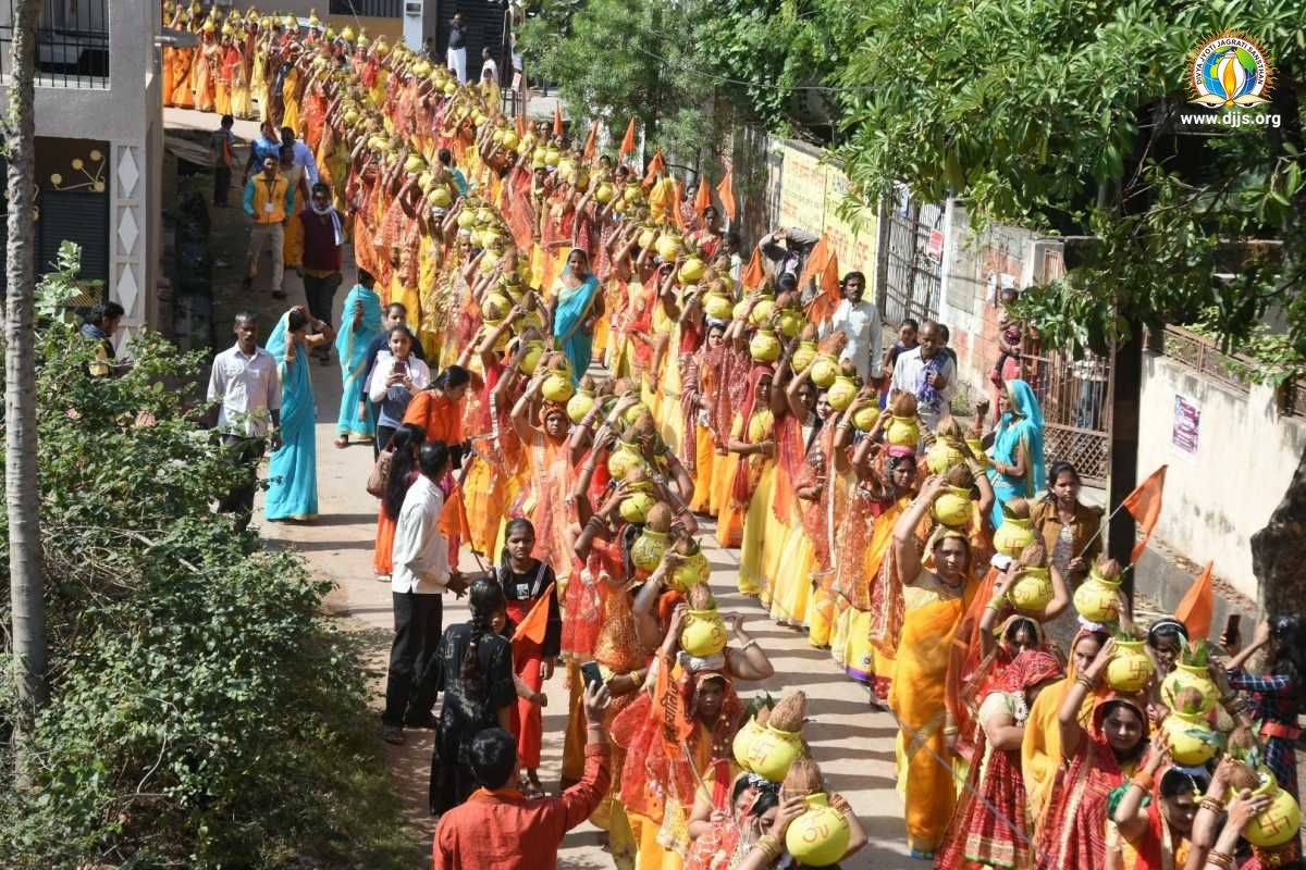 Brahm Gyan (Divine Knowledge) Alone Heals the Individual: Bhagwat Katha at Raipur, Chhattisgarh