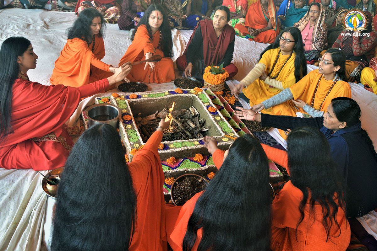 Shrimad Bhagwat Katha Illuminated Path of Spirituality to the Masses at Deoria, Uttar Pradesh