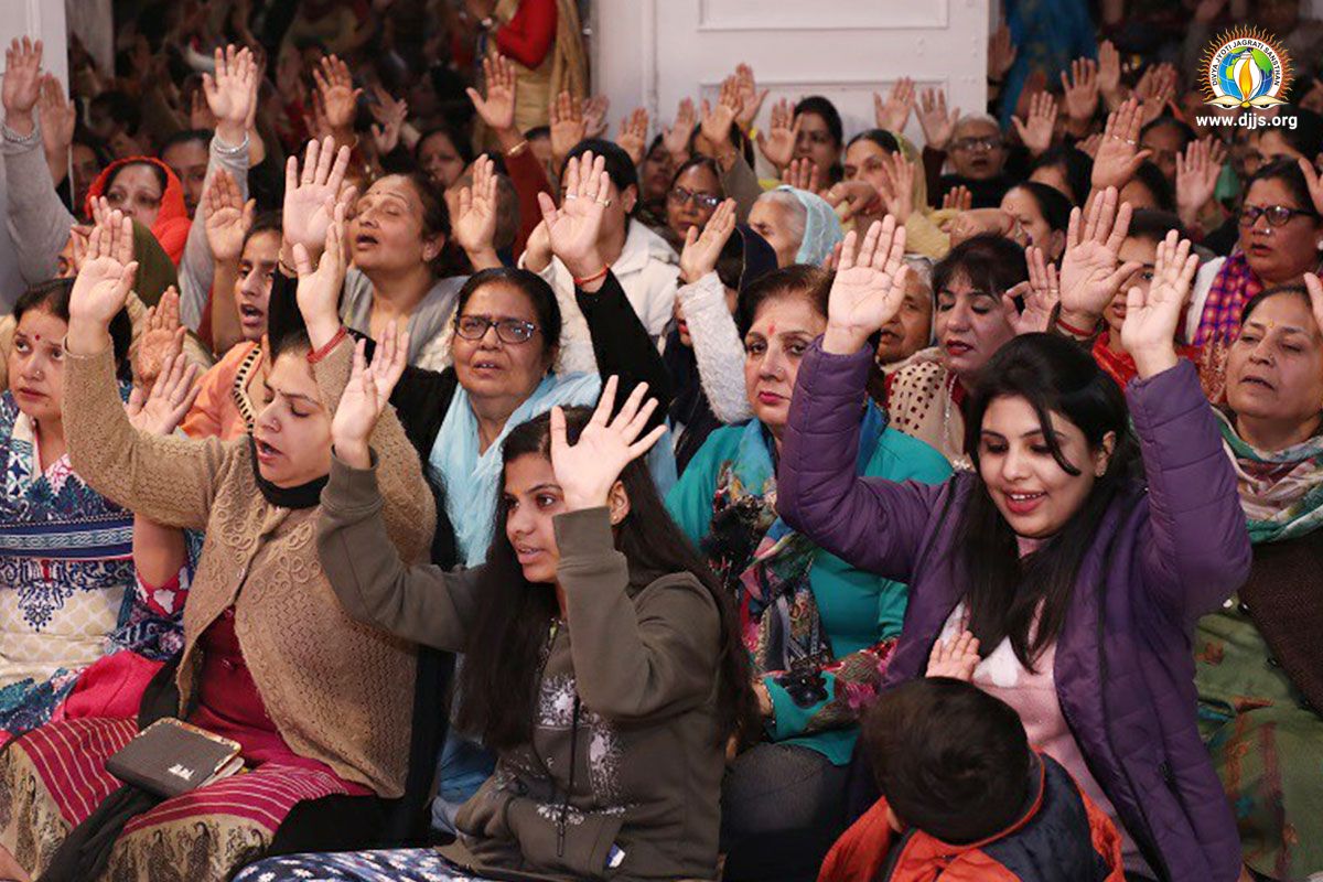 Divine Hues of Joy and Spirituality Experienced During Shiv Katha at Amritsar