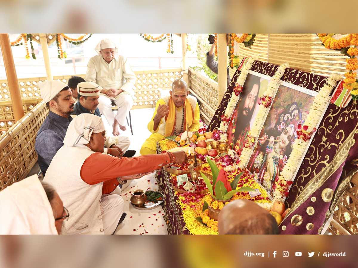 DJJS organized Gau Pujan & Yajna on the auspicious occasion of Gopashtami at Divya Dham Ashram, Delhi