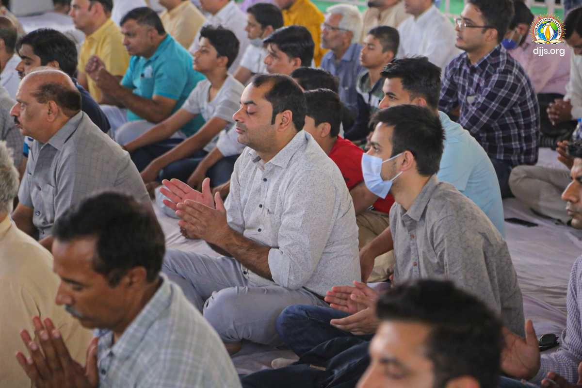 Monthly Spiritual Congregation at Divya Dham Ashram, Delhi Highlighted the Importance of Meditation