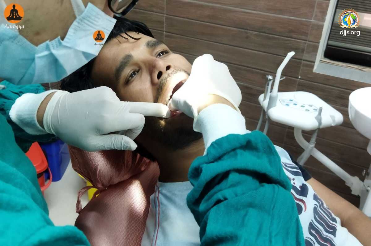 Dental OPD by Aarogya Dental Care Clinic benefits 155 Patients in May’22 at Divya Dham, Delhi 