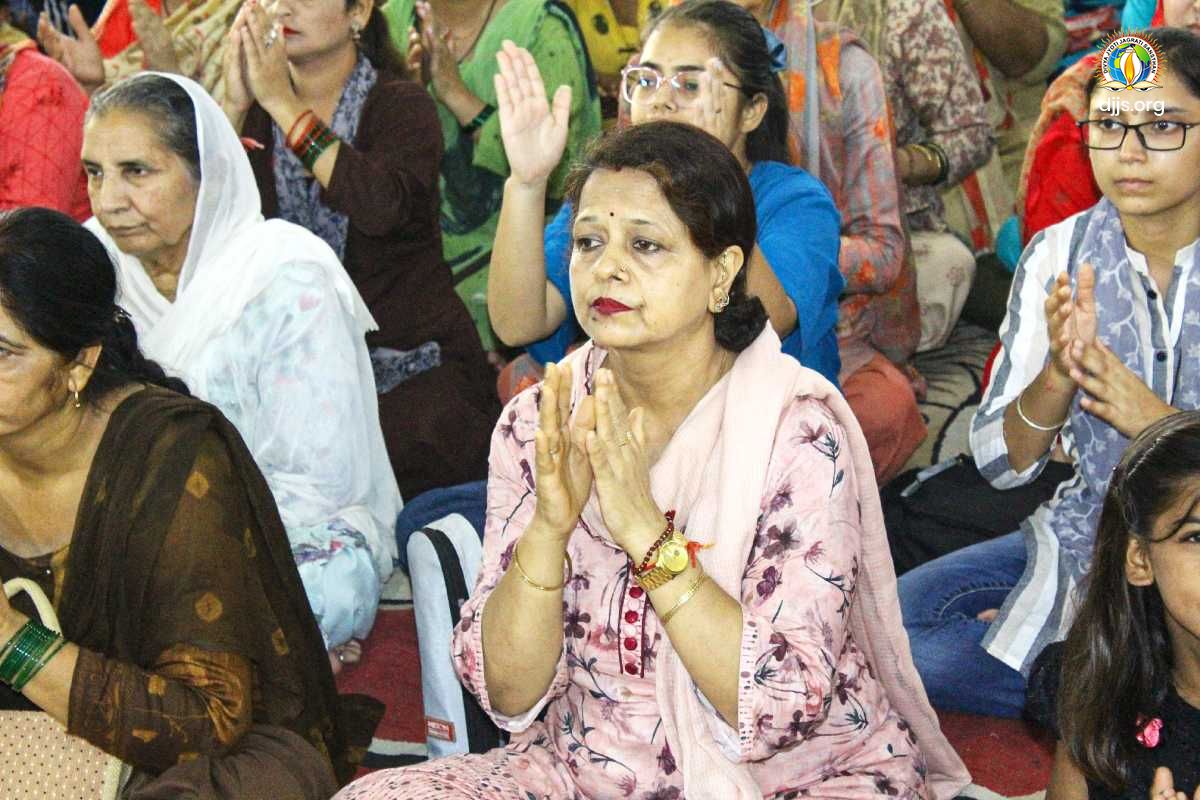 Shri Krishna Katha Revealed the Divine Technique to Connect with God at Trikuta Nagar, Jammu