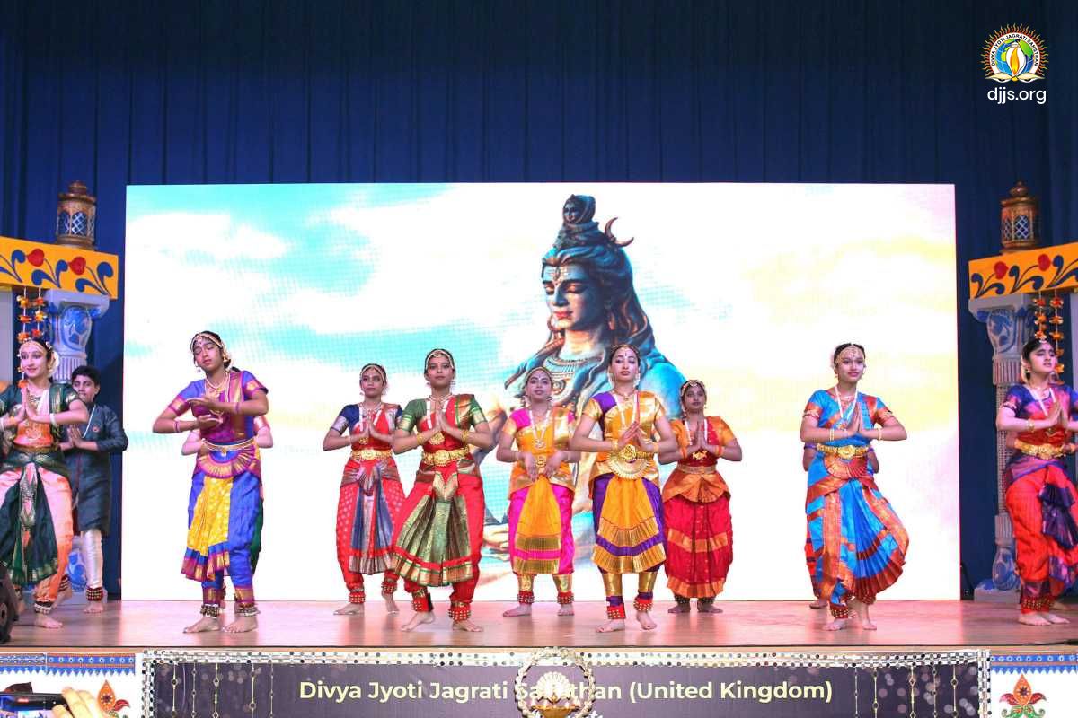 Spiritual Event organized in London, U.K Inspired Devotees to Connect with Indian Culture