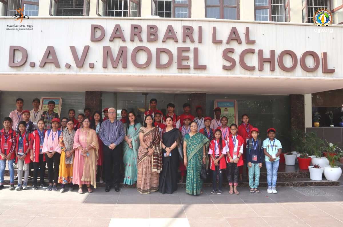 Manthanites visits D.L.D.A.V School to participate in Atal Community Day | DJJS Manthan SVK