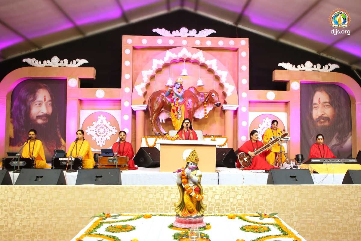 Divine allure of Krishna's saga stirred the strings of true devotion at DJJS Shri Krishna katha in Gidderbaha, Punjab