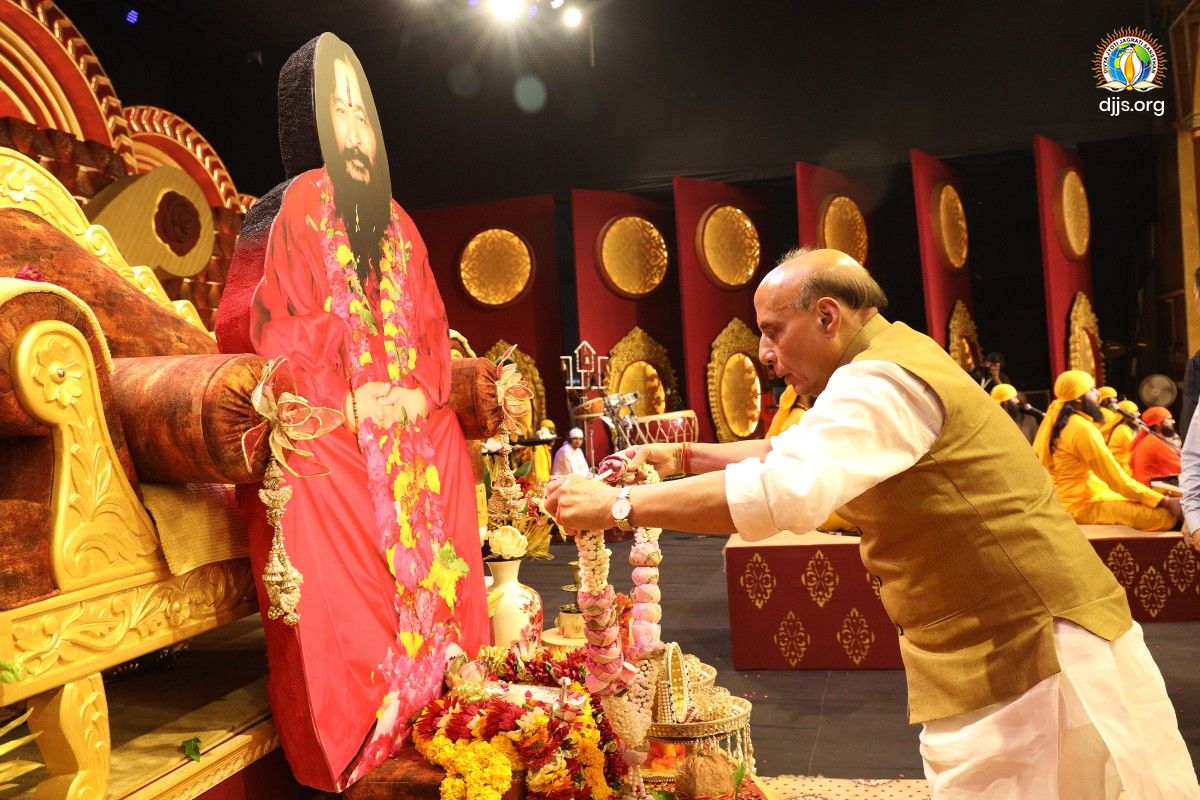 Shri Guru Purnima Mahotsav 2023 at Divya Jyoti Jagrati Sansthan's Nurmahal Ashram, Punjab drenched the Disciples in the fervor of Emotions