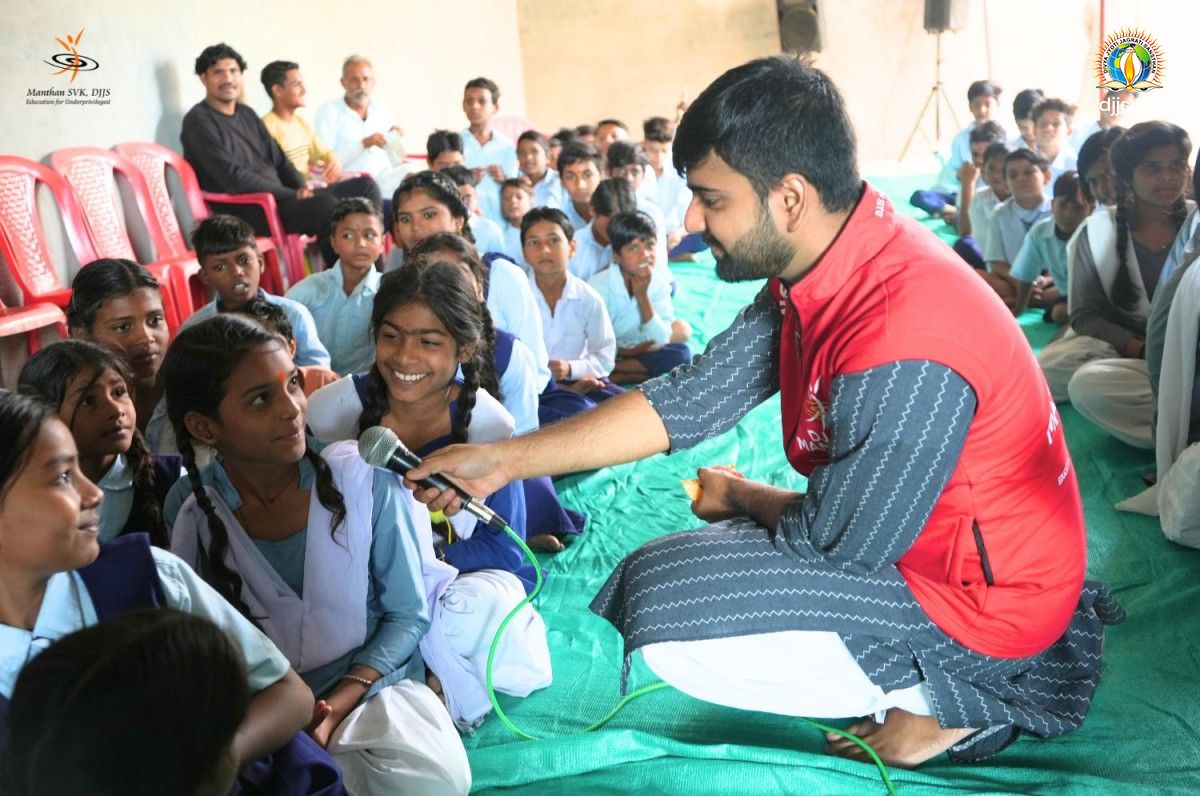 Stationery distribution and Sanskarshala organized for Government Secondary School Bamuliya, Madhya Pradesh | DJJS Manthan SVK