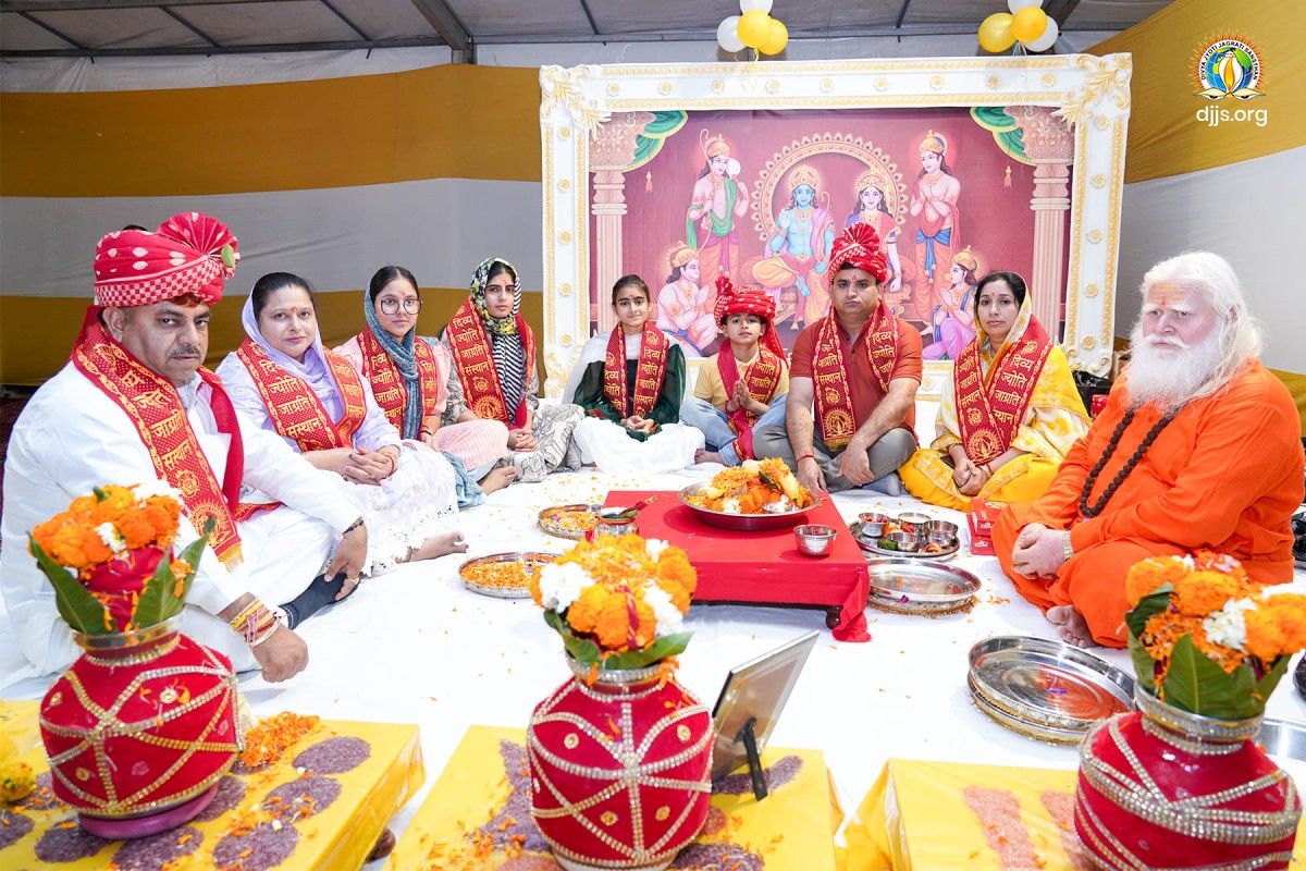 Shri Ram Katha program presented virtues and ideals of Lord Ram in