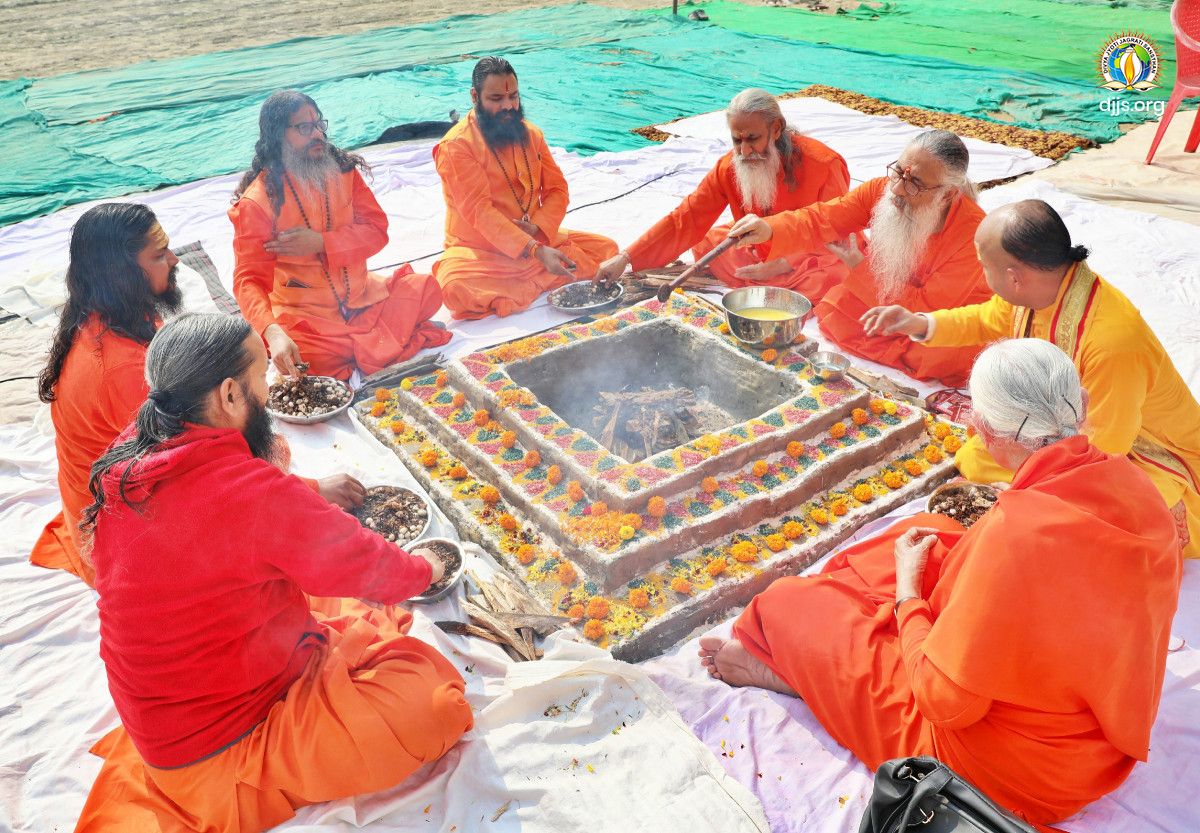 Bhoomi Pujan Ceremony with Vedic Rituals: Preparation of DJJS Camp Commences at Prayagraj (Uttar Pradesh), Maha Kumbh 2025