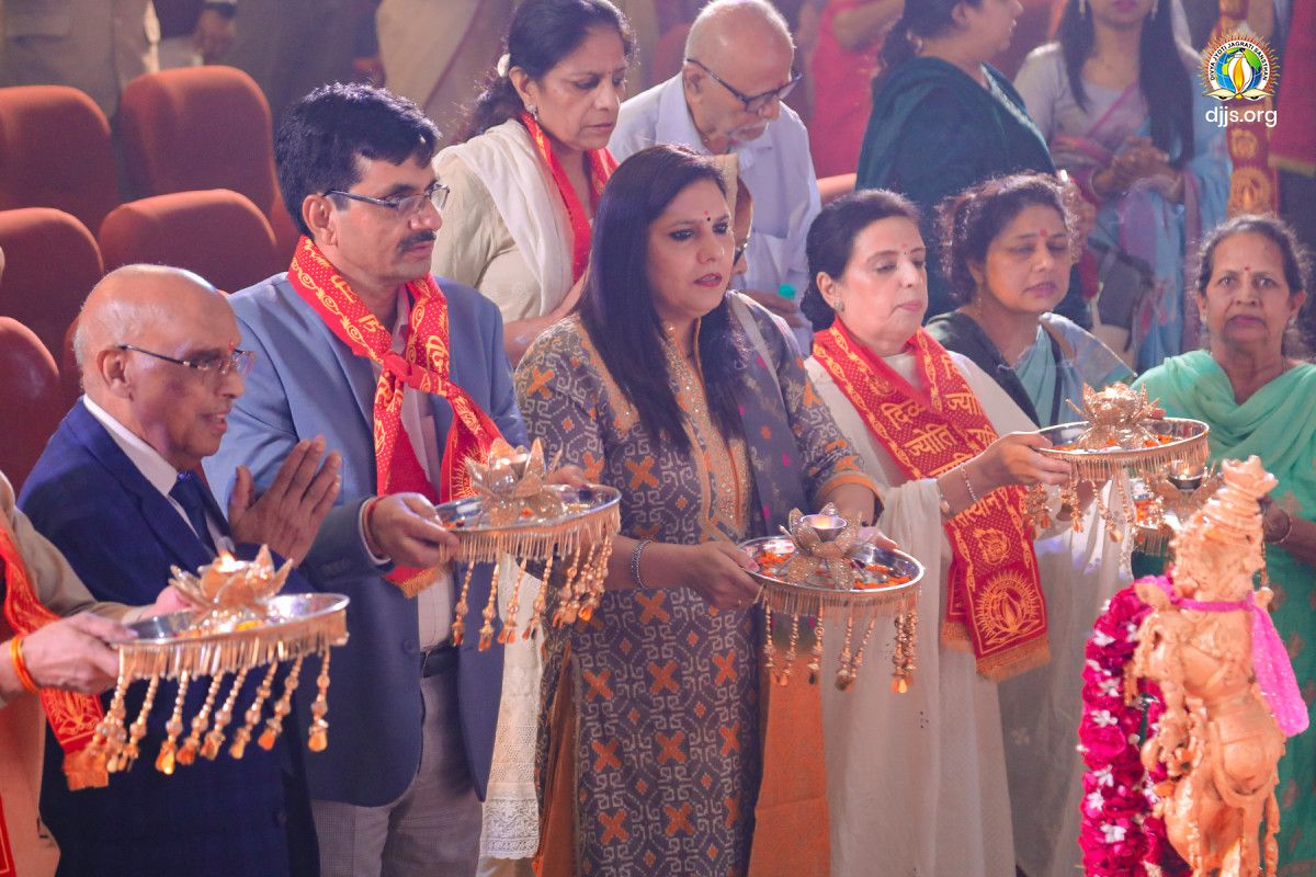 Devotional Concert- Divya Bhajan Sandhya organized by DJJS at Hauz Khas, New Delhi, awakened the divine essence and spiritual harmony among devotees