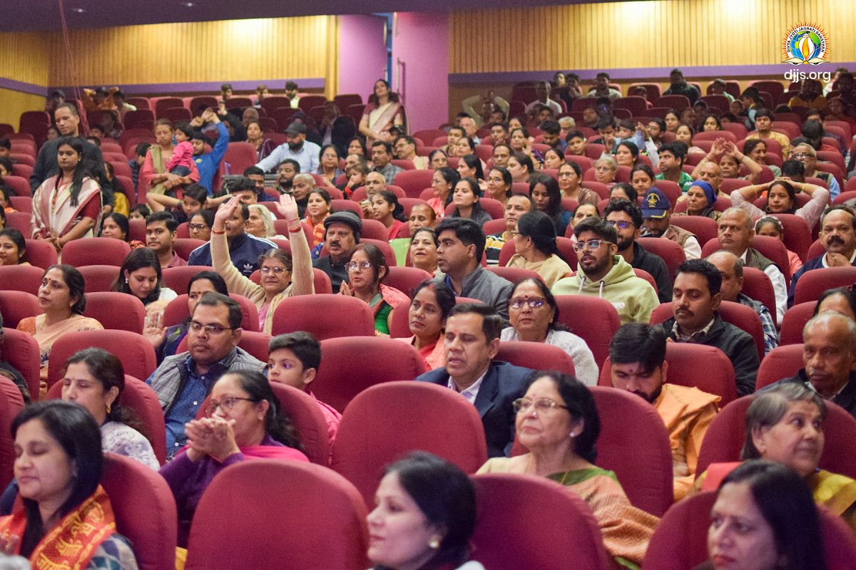 A Devotional Concert organized by DJJS highlighted the transformative power of Brahm Gyan lighting the path to divinity at Greater Noida, Uttar Pradesh