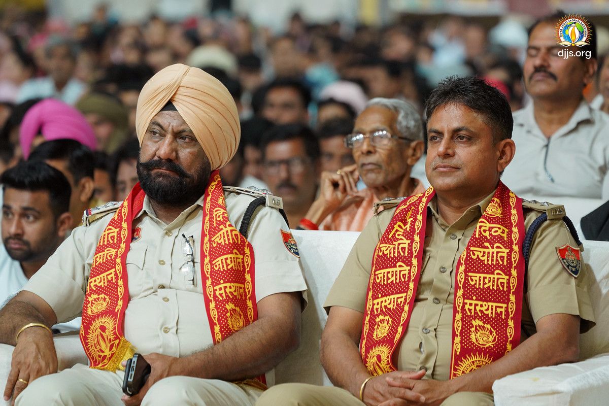 Shrimad Bhagwat Katha emphasized the necessity of a Perfect Master for spiritual evolution in Fatehabad, Haryana