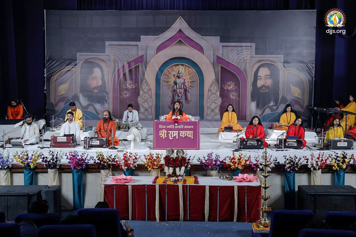 Shri Ram Katha at East of Kailash, Delhi guided seekers towards inner peace & value-based living