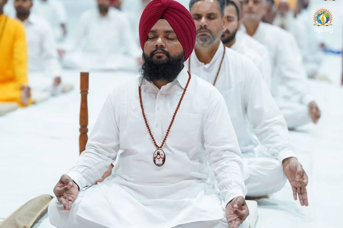 26,736 People Took a Step Towards Mental Well-being Through Brahm Gyan-Based Dhyaan Shivir