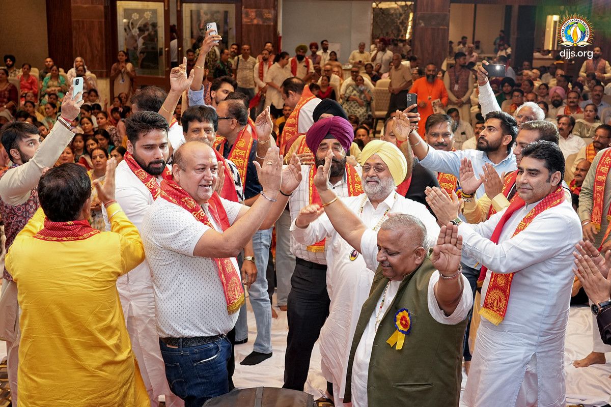 Devotional Concert ‘Bhaj Govindam’ rekindles the spirit of Seva & Surrender in Amritsar, Punjab